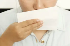 “黄痰轻、黑痰重、吐了白痰要了命”是什么意思？图片