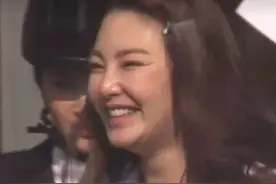 张雨绮长出幸福肥！新路透笑出鱼尾纹变傻大姐，小八岁男友好宠她图片