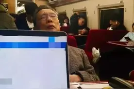 2020年刷爆朋友圈的这16张照片，你看到第几张泪崩了？图片