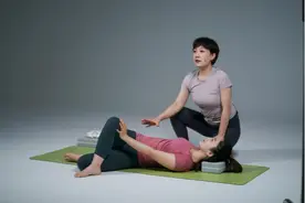 为什么现在的孕妇爱练瑜伽？防止身材变形还助生产，谁会不愿意学图片