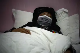 河南小伙12次捐献“熊猫血”救人 如今突患白血病骂跑女友视频封面