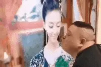 搞笑GIF:刚拆迁完，钱还没到位，练起来不顺手啊图片