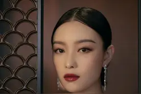 2020最火妆容"中国妆"！抹上红唇霸气出场，让你成为最A女主角图片