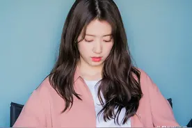 朴信惠私服真把我整破防了，低调日常又有女神范，太有魅力了图片