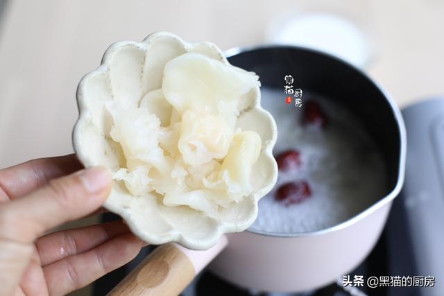 芡实花胶一起煲汤吗 2026年新鲜芡实可以和花胶 燕麦牛奶一起煮吗