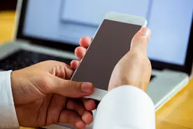 一个心里没你的男人，微信上会回你“4个字”图片