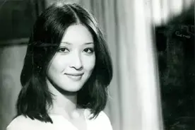 结婚3月便离婚，42岁生女却一直未再婚，前夫大肆批判她三十年图片