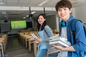 远在千里之外的《同桌》你的话语令我感到无比的温暖图片