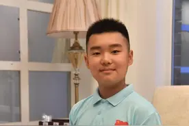 姚牧晨，四大领诵员中他最小，长相却最成熟！网友：太帅了图片