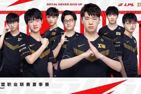 逐渐饭圈！网友爆料：IG粉丝花钱给京东APP刷差评，然后嫁祸给RNG图片
