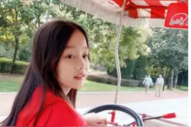 看了“赵薇女儿”的近照，难怪整个娱乐圈都在盼着她长大图片