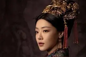 《扬名立万》票房夺冠，邓家佳演技惊艳，“小姨妈”一直被低估了图片