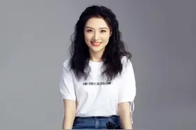 前央视主持人周涛晒近况，皱纹明显脸型消瘦，被嘲老20岁？图片