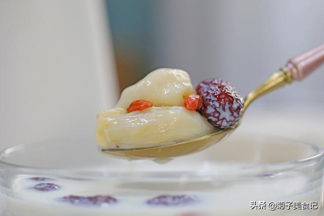 炖花胶用纯牛奶和鲜奶 2026年花胶用鲜奶炖好还是用纯牛奶好