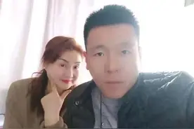 60后阿姨，二婚嫁80后小伙，女儿比老公大两岁，6年后依旧幸福图片