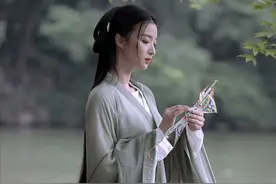 中秋就是要穿汉服！同一个摄影师同样的汉服造型，女星们来比美啦图片