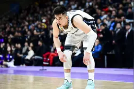 场均狂轰22+5+5！郭艾伦荣获U17十年大奖，比肩NBA场均30+6超巨图片