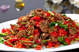 “牛不韭，鱼不蒜，肉不姜”啥意思？为何炒肉不能放姜呢？图片