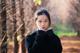心理学：想让男人离不开你，高情商的女人用套路，笨女人只会付出图片