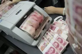 又有银行推高息存款产品：最低存6个月，年利率4.7%图片