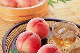 这款“蜜桃乌龙”风很大，上嘴那刻，瞬间甜到了嗓子眼图片