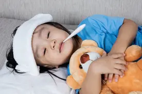 国家不建议婴幼儿使用复方感冒药，那孩子感冒了，应该怎么办？图片