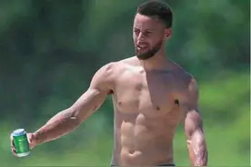 NBA里的那些变态力量，奥尼尔被力量制裁，锡安手指压扁篮球图片