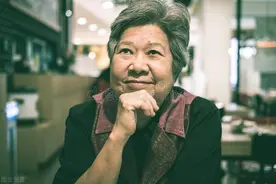女人55岁后，还想找男人，她到底图什么？这个阿姨说了大实话图片