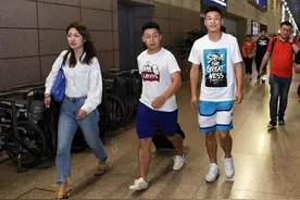 基因强大，武磊1儿1女超像老爸！晒娃报平安，西班牙人7号获祝福图片
