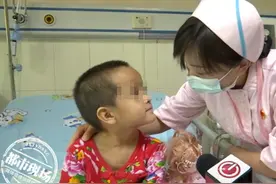 5岁女孩突发重病，喝水都会吐！整个团队的人都守着她紧急救治图片