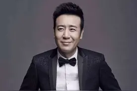 母亲45岁生他、3岁丧父，吃亲姐母乳长大，于和伟前半生有多难？图片