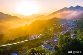 陕西深山发现一神奇古镇，村民说像美女晒羞，你看这地形风水如何图片