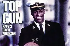 NBA纪实连载55：最好的中锋活在最悲催的当下，乖巧的大卫罗宾逊图片