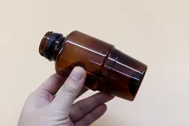 一个塑料瓶，简单剪几刀，放在厨房也实用，看了试试图片