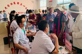 情系桑梓 义诊馈民——山东医专第一附属医院大型义诊活动走进兰陵县上园村图片