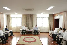肖玉文会见中能建控股集团董事长王莉明图片