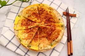 【鸡蛋酱香饼】的做法+配方，非常松软可口，咸香入味适合早餐图片