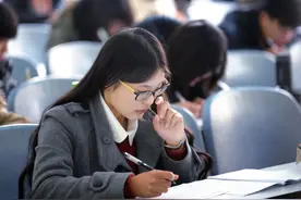 90后兴起“新型啃老”，毕业后依然在“学习”，家长却引以为傲图片