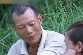 18岁女孩被拐卖山村，出逃后嫁给台籍富商，20年后：我要回去报恩图片