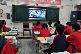 重温血火英雄史诗 弘扬长征会师精神——驻马店市第一初级中学举行红色观影活动图片