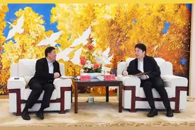 李永明拜会成都市委常委、副市长、成都高新区党工委书记曹俊杰图片