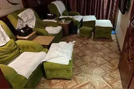 小伙深夜进正规足浴店“找刺激”，被拒后竟和女技师互相掌掴图片