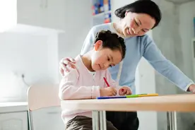 学历史与不爱学历史的孩子，长大会怎样？优秀的孩子这样学习历史图片