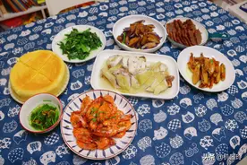 老公每月给3千伙食费，一顿饭平均我花了80元，重点是周日那一餐图片