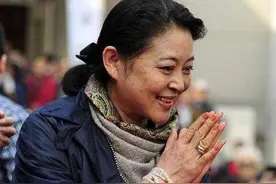 倪萍请专人照顾保姆，刘晓庆为保姆养老，陈丽华家保姆地位更高图片