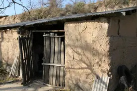 山西6旬大叔面对镜头失声大哭，看看他到底经历了什么心酸事图片