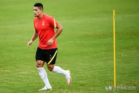 国足首战澳大利亚的最强五后卫阵型图片