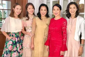 郭晶晶婆婆现身港姐聚会，穿薄纱裙站c位，状态不输小34岁陈凯琳图片
