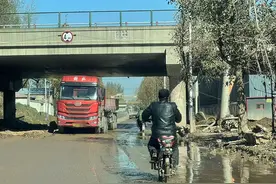 晴天一身土雨天一身泥 平乡这段“烂泥路”啥时候能修好？图片