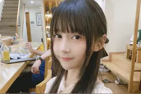 蔡萝莉穿睡衣逛超市被偶遇，看到没有PS的身高，我没眼花吧？图片